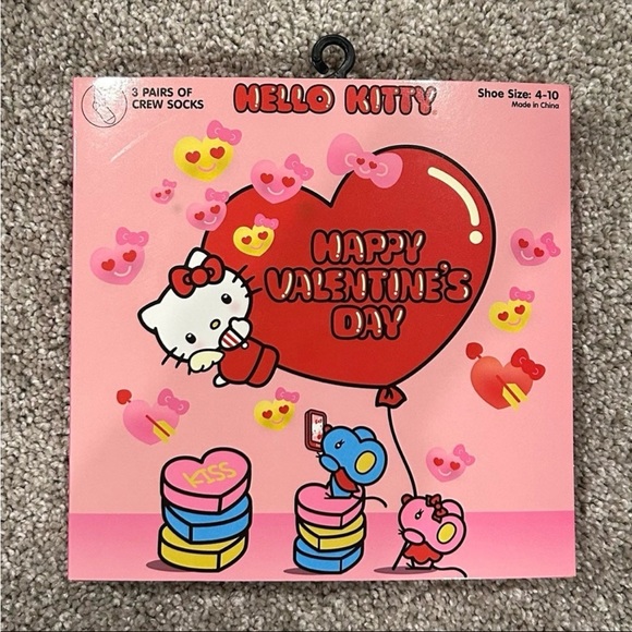 Hello Kitty Valentine’s 3pk Socks - Picture 2 of 3